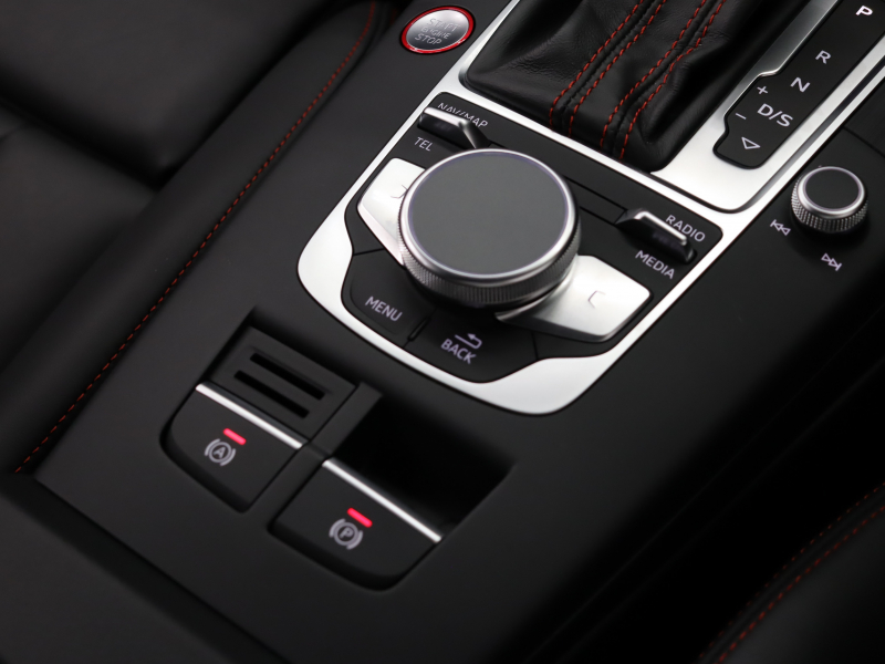 アウディ RS3 ｽﾎﾟｰﾂﾊﾞｯｸ ﾍﾞｰｽｸﾞﾚｰﾄﾞ ﾏｯﾄｱﾙﾐﾆｳﾑｽﾀｲﾘﾝｸﾞP　ADVｷｰ Audiﾏｸﾞﾈﾃｨｯｸﾗｲﾄﾞ 黒革ｼｰﾄ MMIﾅﾋﾞTV Bang&Olufsen Bluetooth Bｶﾒﾗ ﾏﾄﾘｸｽLEDﾗｲﾄ ﾊﾞｰﾁｬﾙｺｸﾋﾟｯﾄ 19AW　2年保証付