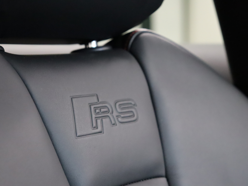 アウディ RS3 ｽﾎﾟｰﾂﾊﾞｯｸ ﾍﾞｰｽｸﾞﾚｰﾄﾞ ﾏｯﾄｱﾙﾐﾆｳﾑｽﾀｲﾘﾝｸﾞP　ADVｷｰ Audiﾏｸﾞﾈﾃｨｯｸﾗｲﾄﾞ 黒革ｼｰﾄ MMIﾅﾋﾞTV Bang&Olufsen Bluetooth Bｶﾒﾗ ﾏﾄﾘｸｽLEDﾗｲﾄ ﾊﾞｰﾁｬﾙｺｸﾋﾟｯﾄ 19AW　2年保証付