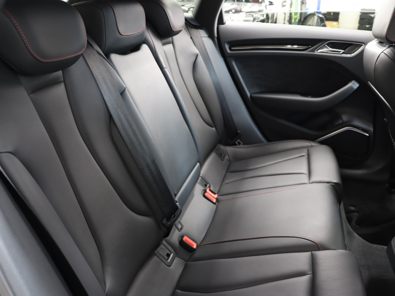 アウディ RS3 ｽﾎﾟｰﾂﾊﾞｯｸ ﾍﾞｰｽｸﾞﾚｰﾄﾞ ﾏｯﾄｱﾙﾐﾆｳﾑｽﾀｲﾘﾝｸﾞP　ADVｷｰ Audiﾏｸﾞﾈﾃｨｯｸﾗｲﾄﾞ 黒革ｼｰﾄ MMIﾅﾋﾞTV Bang&Olufsen Bluetooth Bｶﾒﾗ ﾏﾄﾘｸｽLEDﾗｲﾄ ﾊﾞｰﾁｬﾙｺｸﾋﾟｯﾄ 19AW　2年保証付