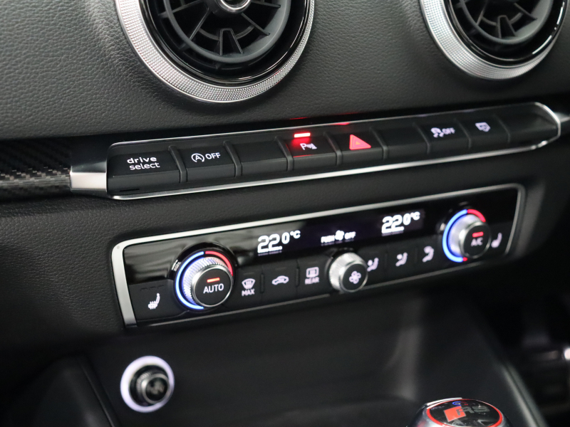 アウディ RS3 ｽﾎﾟｰﾂﾊﾞｯｸ ﾍﾞｰｽｸﾞﾚｰﾄﾞ ﾏｯﾄｱﾙﾐﾆｳﾑｽﾀｲﾘﾝｸﾞP　ADVｷｰ Audiﾏｸﾞﾈﾃｨｯｸﾗｲﾄﾞ 黒革ｼｰﾄ MMIﾅﾋﾞTV Bang&Olufsen Bluetooth Bｶﾒﾗ ﾏﾄﾘｸｽLEDﾗｲﾄ ﾊﾞｰﾁｬﾙｺｸﾋﾟｯﾄ 19AW　2年保証付