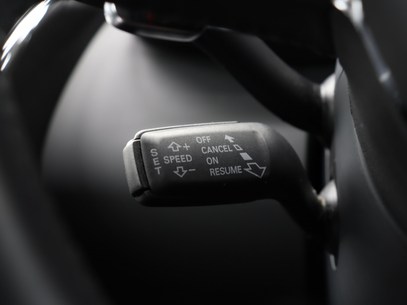 アウディ R8 4.2FSI ｸﾜﾄﾛ ｴｸｽｸﾙｰｼﾌﾞ&ﾚｻﾞｰPKG　後期ﾓﾃﾞﾙ 黒革 純正ﾅﾋﾞTV Bｶﾒﾗ Bluetooth ｶｰﾎﾞﾝﾃﾞｺﾗﾃｨﾌﾞﾊﾟﾈﾙ ｶｰﾎﾞﾝｼｸﾞﾏｻｲﾄﾞﾌﾞﾚｰｷ ｶｰﾎﾞﾝﾄﾞｱﾐﾗｰﾊｳｼﾞﾝｸﾞ LEDﾍｯﾄﾞﾗｲﾄ PTS ｸﾙｺﾝ 可変ﾊﾞﾙﾌﾞ 19ｲﾝﾁ5ｽﾎﾟｰｸAW(ﾁﾀﾝﾙｯｸ)