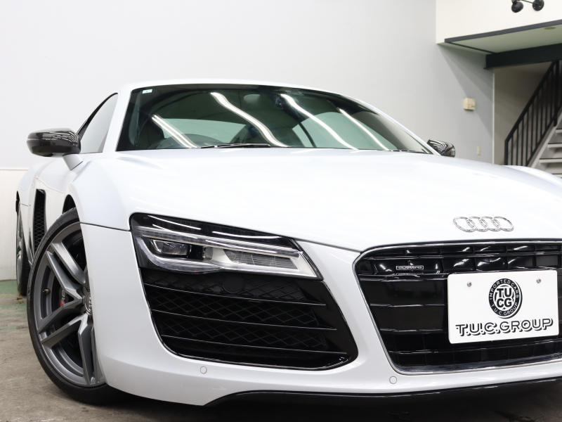 アウディ R8 4.2FSI ｸﾜﾄﾛ ｴｸｽｸﾙｰｼﾌﾞ&ﾚｻﾞｰPKG　後期ﾓﾃﾞﾙ 黒革 純正ﾅﾋﾞTV Bｶﾒﾗ Bluetooth ｶｰﾎﾞﾝﾃﾞｺﾗﾃｨﾌﾞﾊﾟﾈﾙ ｶｰﾎﾞﾝｼｸﾞﾏｻｲﾄﾞﾌﾞﾚｰｷ ｶｰﾎﾞﾝﾄﾞｱﾐﾗｰﾊｳｼﾞﾝｸﾞ LEDﾍｯﾄﾞﾗｲﾄ PTS ｸﾙｺﾝ 可変ﾊﾞﾙﾌﾞ 19ｲﾝﾁ5ｽﾎﾟｰｸAW(ﾁﾀﾝﾙｯｸ)