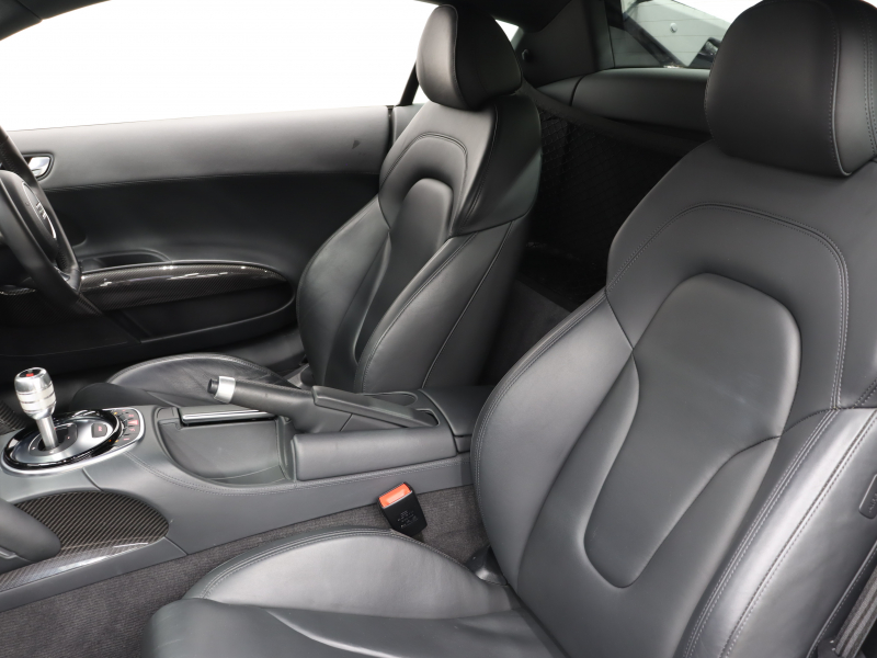 アウディ R8 4.2FSI ｸﾜﾄﾛ ｴｸｽｸﾙｰｼﾌﾞ&ﾚｻﾞｰPKG　後期ﾓﾃﾞﾙ 黒革 純正ﾅﾋﾞTV Bｶﾒﾗ Bluetooth ｶｰﾎﾞﾝﾃﾞｺﾗﾃｨﾌﾞﾊﾟﾈﾙ ｶｰﾎﾞﾝｼｸﾞﾏｻｲﾄﾞﾌﾞﾚｰｷ ｶｰﾎﾞﾝﾄﾞｱﾐﾗｰﾊｳｼﾞﾝｸﾞ LEDﾍｯﾄﾞﾗｲﾄ PTS ｸﾙｺﾝ 可変ﾊﾞﾙﾌﾞ 19ｲﾝﾁ5ｽﾎﾟｰｸAW(ﾁﾀﾝﾙｯｸ)