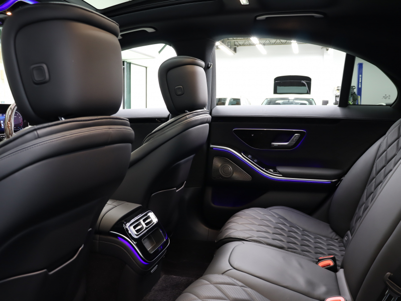 メルセデスベンツ Sクラス S500 4MATIC ISG搭載ﾓﾃﾞﾙ ﾍﾞｰｼｯｸ&AMGﾗｲﾝ&ﾚｻﾞｰｴｸｽｸﾙｰｼﾌﾞPKG　現行ﾓﾃﾞﾙ 黒革 ﾍﾞﾝﾁﾚｰﾀｰ ﾊﾟﾉﾗﾏSR 純正ﾅﾋﾞ 3Dﾌﾞﾙﾒｽﾀｰ 360ｶﾒﾗ 3Dｺｯｸﾋﾟｯﾄﾞﾃﾞｨｽﾌﾟﾚｲ ARﾍｯﾄﾞｱｯﾌﾟﾃﾞｨｽﾌﾟﾚｲ ﾃﾞｼﾞﾀﾙLEDﾍｯﾄﾞﾗｲﾄ　2年保証