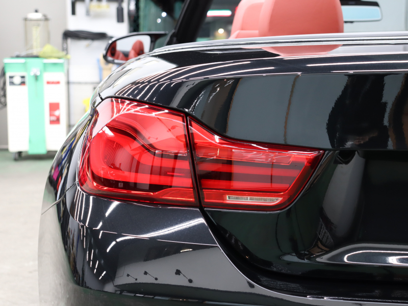 BMW Mシリーズ M4 ｶﾌﾞﾘｵﾚ ｺﾝﾍﾟﾃｨｼｮﾝ　後期LCI LCW ｺﾝﾌｫA ｲﾝﾃﾘｼﾞｪﾝﾄS 赤革 純正HDDﾅﾋﾞTV harman/Kardon ﾍｯﾄﾞｱｯﾌﾟD Bｶﾒﾗ  ｶｰﾎﾞﾝｲﾝﾃﾘｱ ｴｷｿﾞｰｽﾄﾊﾟｲﾌﾟ ｱﾀﾞﾌﾟﾃｨﾌﾞMｻｽﾍﾟﾝｼｮﾝ 専用ｴｱﾛ&20AW(ｽﾀｲﾘﾝｸﾞ666M)　2年保証付