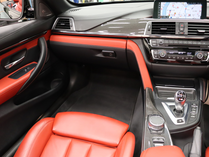 BMW Mシリーズ M4 ｶﾌﾞﾘｵﾚ ｺﾝﾍﾟﾃｨｼｮﾝ　後期LCI LCW ｺﾝﾌｫA ｲﾝﾃﾘｼﾞｪﾝﾄS 赤革 純正HDDﾅﾋﾞTV harman/Kardon ﾍｯﾄﾞｱｯﾌﾟD Bｶﾒﾗ  ｶｰﾎﾞﾝｲﾝﾃﾘｱ ｴｷｿﾞｰｽﾄﾊﾟｲﾌﾟ ｱﾀﾞﾌﾟﾃｨﾌﾞMｻｽﾍﾟﾝｼｮﾝ 専用ｴｱﾛ&20AW(ｽﾀｲﾘﾝｸﾞ666M)　2年保証付