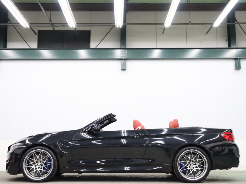 BMW Mシリーズ M4 ｶﾌﾞﾘｵﾚ ｺﾝﾍﾟﾃｨｼｮﾝ　後期LCI LCW ｺﾝﾌｫA ｲﾝﾃﾘｼﾞｪﾝﾄS 赤革 純正HDDﾅﾋﾞTV harman/Kardon ﾍｯﾄﾞｱｯﾌﾟD Bｶﾒﾗ  ｶｰﾎﾞﾝｲﾝﾃﾘｱ ｴｷｿﾞｰｽﾄﾊﾟｲﾌﾟ ｱﾀﾞﾌﾟﾃｨﾌﾞMｻｽﾍﾟﾝｼｮﾝ 専用ｴｱﾛ&20AW(ｽﾀｲﾘﾝｸﾞ666M)　2年保証付