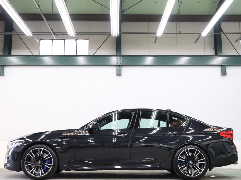 BMW Mシリーズ M5　ｲﾝﾃﾘｼﾞｪﾝﾄｾｰﾌﾃｨ 茶/黒革 ﾍﾞﾝﾁﾚｰﾀｰ ｶｰﾎﾞﾝﾙｰﾌ Idriveﾅﾋﾞ TV 360ｶﾒﾗ harman/kardon ﾜｲﾔﾚｽﾁｬｰｼﾞﾝｸﾞ HUD Mｽﾎﾟｰﾂｽﾃｱﾘﾝｸﾞ Mｴｷｿﾞｰｽﾄｼｽﾃﾑ Mﾏﾙﾁﾌｧﾝｸｼｮﾝｼｰﾄ Mｴｱﾛ&20ｲﾝﾁﾀﾞﾌﾞﾙｽﾎﾟｰｸAW(ｽﾀｲﾘﾝｸﾞ706M)　2年保証