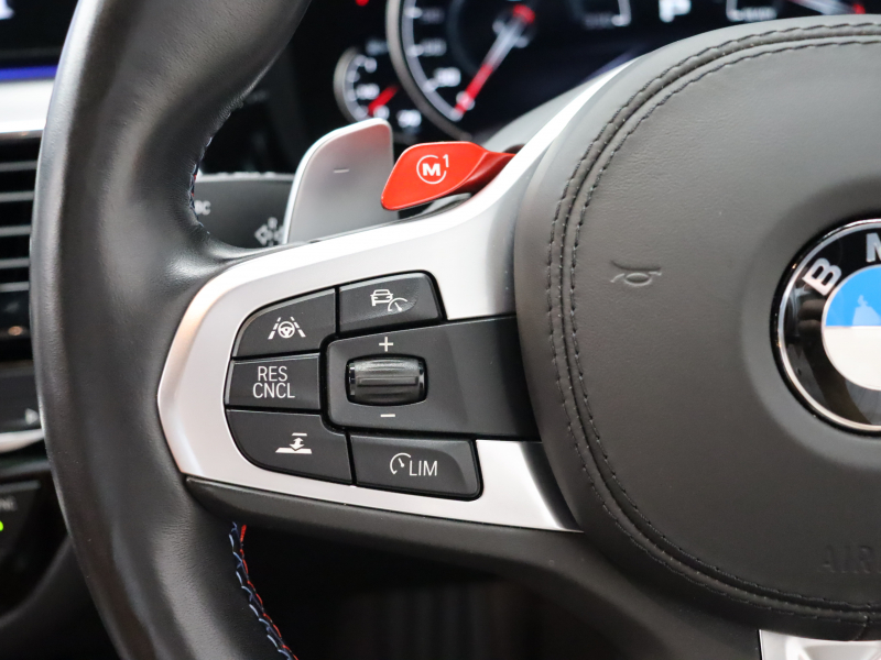 BMW Mシリーズ M5　ｲﾝﾃﾘｼﾞｪﾝﾄｾｰﾌﾃｨ 茶/黒革 ﾍﾞﾝﾁﾚｰﾀｰ ｶｰﾎﾞﾝﾙｰﾌ Idriveﾅﾋﾞ TV 360ｶﾒﾗ harman/kardon ﾜｲﾔﾚｽﾁｬｰｼﾞﾝｸﾞ HUD Mｽﾎﾟｰﾂｽﾃｱﾘﾝｸﾞ Mｴｷｿﾞｰｽﾄｼｽﾃﾑ Mﾏﾙﾁﾌｧﾝｸｼｮﾝｼｰﾄ Mｴｱﾛ&20ｲﾝﾁﾀﾞﾌﾞﾙｽﾎﾟｰｸAW(ｽﾀｲﾘﾝｸﾞ706M)　2年保証