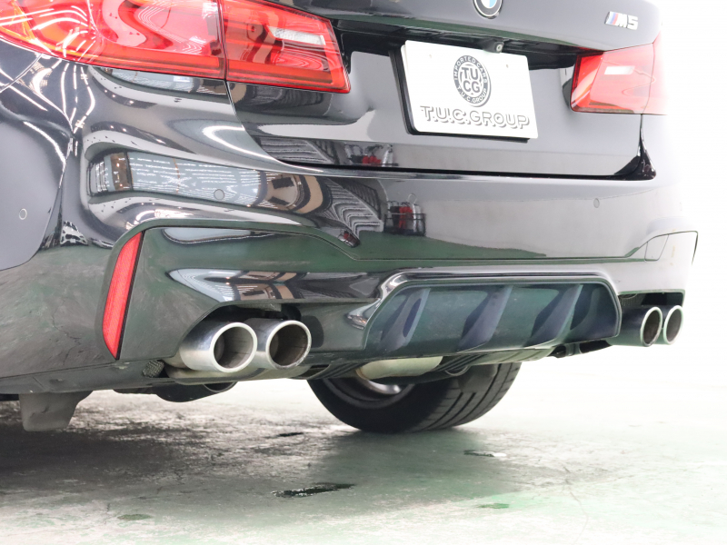 BMW Mシリーズ M5　ｲﾝﾃﾘｼﾞｪﾝﾄｾｰﾌﾃｨ 茶/黒革 ﾍﾞﾝﾁﾚｰﾀｰ ｶｰﾎﾞﾝﾙｰﾌ Idriveﾅﾋﾞ TV 360ｶﾒﾗ harman/kardon ﾜｲﾔﾚｽﾁｬｰｼﾞﾝｸﾞ HUD Mｽﾎﾟｰﾂｽﾃｱﾘﾝｸﾞ Mｴｷｿﾞｰｽﾄｼｽﾃﾑ Mﾏﾙﾁﾌｧﾝｸｼｮﾝｼｰﾄ Mｴｱﾛ&20ｲﾝﾁﾀﾞﾌﾞﾙｽﾎﾟｰｸAW(ｽﾀｲﾘﾝｸﾞ706M)　2年保証