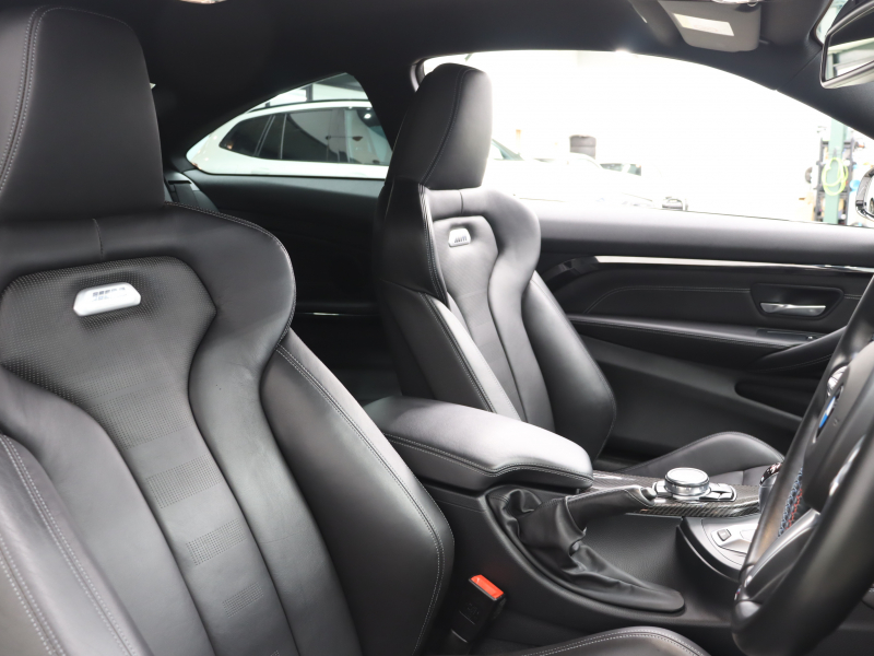 BMW Mシリーズ M4 ｸｰﾍﾟ MDCT　ｺﾝﾌｫｰﾄA ｲﾝﾃﾘｼﾞｪﾝﾄS 黒革 ﾅﾋﾞTV Bｶﾒﾗ Bluetooth HUD LEDﾍｯﾄﾞﾗｲﾄ ｶｰﾎﾞﾝﾙｰﾌ ｶｰﾎﾞﾝｲﾝﾃﾘｱ REMUS製ﾏﾌﾗｰ Mｽﾎﾟｰﾂｻｽﾍﾟﾝｼｮﾝ Mﾌﾞﾙｰｷｬﾘﾊﾟｰ Mｽﾎﾟｰﾂﾚｻﾞｰｽﾃｱﾘﾝｸﾞ Mｴｱﾛ&19AW(ｽﾀｲﾘﾝｸﾞ437M)　2年保証