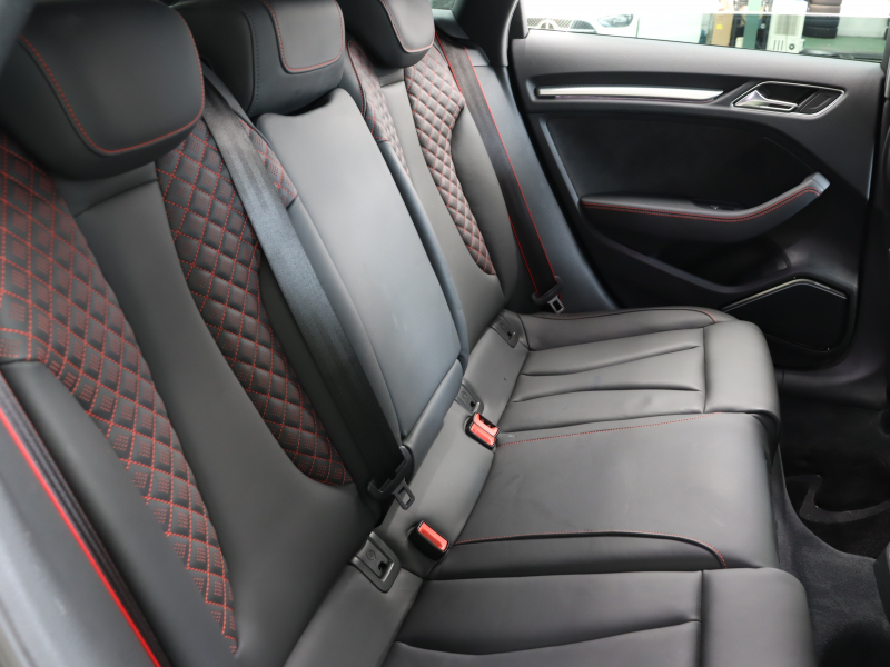 アウディ RS3 ｽﾎﾟｰﾂﾊﾞｯｸ ﾍﾞｰｽｸﾞﾚｰﾄﾞ ｱﾙﾐﾆｳﾑｽﾀｲﾘﾝｸﾞP　ADVｷｰ Audiﾏｸﾞﾈﾃｨｯｸﾗｲﾄﾞ 黒革ｼｰﾄ MMIﾅﾋﾞTV Bang&Olufsen Bluetooth Bｶﾒﾗ ﾏﾄﾘｸｽLEDﾗｲﾄ ﾊﾞｰﾁｬﾙｺｸﾋﾟｯﾄ 19AW　2年保証付