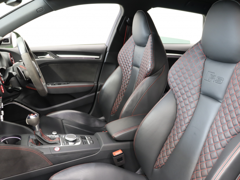 アウディ RS3 ｽﾎﾟｰﾂﾊﾞｯｸ ﾍﾞｰｽｸﾞﾚｰﾄﾞ ｱﾙﾐﾆｳﾑｽﾀｲﾘﾝｸﾞP　ADVｷｰ Audiﾏｸﾞﾈﾃｨｯｸﾗｲﾄﾞ 黒革ｼｰﾄ MMIﾅﾋﾞTV Bang&Olufsen Bluetooth Bｶﾒﾗ ﾏﾄﾘｸｽLEDﾗｲﾄ ﾊﾞｰﾁｬﾙｺｸﾋﾟｯﾄ 19AW　2年保証付