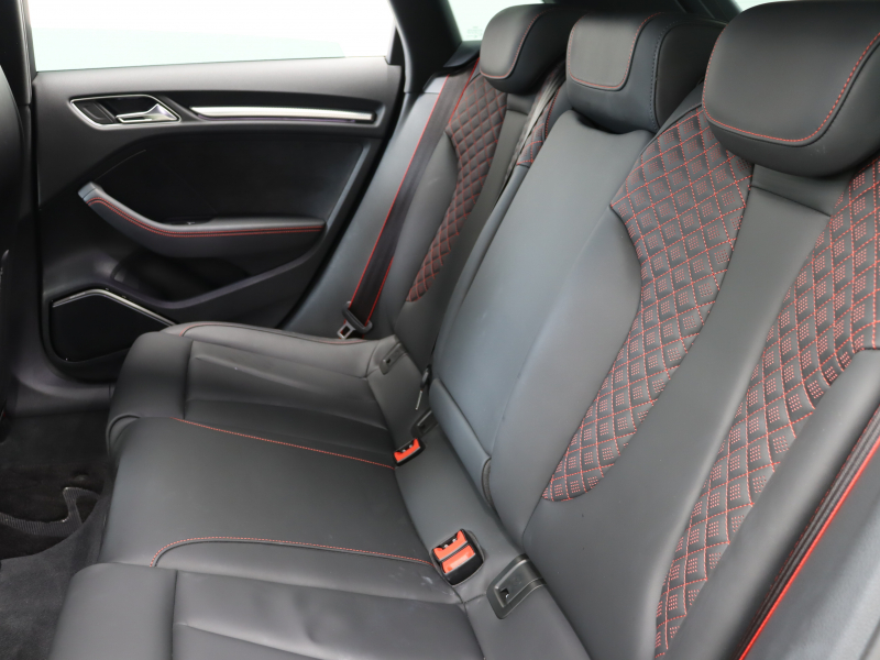 アウディ RS3 ｽﾎﾟｰﾂﾊﾞｯｸ ﾍﾞｰｽｸﾞﾚｰﾄﾞ ｱﾙﾐﾆｳﾑｽﾀｲﾘﾝｸﾞP　ADVｷｰ Audiﾏｸﾞﾈﾃｨｯｸﾗｲﾄﾞ 黒革ｼｰﾄ MMIﾅﾋﾞTV Bang&Olufsen Bluetooth Bｶﾒﾗ ﾏﾄﾘｸｽLEDﾗｲﾄ ﾊﾞｰﾁｬﾙｺｸﾋﾟｯﾄ 19AW　2年保証付