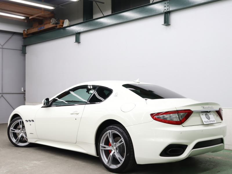 マセラティ グランツーリズモ ｽﾎﾟｰﾂ MCｵｰﾄｼﾌﾄ　後期 1ｵｰﾅｰ 赤革 ｼｰﾄﾋｰﾀｰ 純正SDﾅﾋﾞ harman/kardon Bluetooth Bｶﾒﾗ PTS ｽﾎﾟｰﾂPKG ﾚｯﾄﾞｷｬﾘﾊﾟｰ ﾄﾗｲﾃﾞﾝﾄｽﾃｯﾁ MCｽﾎﾟｰﾂﾗｲﾝｶｰﾎﾞﾝﾄﾘﾑ ﾌﾞﾗｯｸｳｨﾝﾄﾞｳﾄﾘﾑ TPMS ETC 純正20ｲﾝﾁAW　2年保証