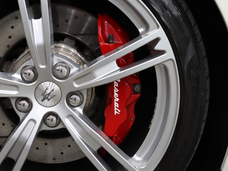 マセラティ グランツーリズモ ｽﾎﾟｰﾂ MCｵｰﾄｼﾌﾄ　後期 1ｵｰﾅｰ 赤革 ｼｰﾄﾋｰﾀｰ 純正SDﾅﾋﾞ harman/kardon Bluetooth Bｶﾒﾗ PTS ｽﾎﾟｰﾂPKG ﾚｯﾄﾞｷｬﾘﾊﾟｰ ﾄﾗｲﾃﾞﾝﾄｽﾃｯﾁ MCｽﾎﾟｰﾂﾗｲﾝｶｰﾎﾞﾝﾄﾘﾑ ﾌﾞﾗｯｸｳｨﾝﾄﾞｳﾄﾘﾑ TPMS ETC 純正20ｲﾝﾁAW　2年保証