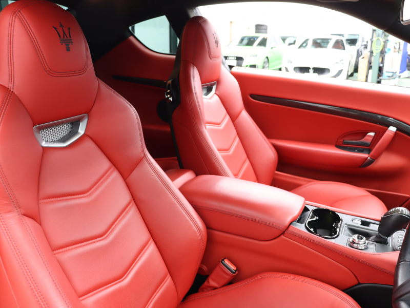 マセラティ グランツーリズモ ｽﾎﾟｰﾂ MCｵｰﾄｼﾌﾄ　後期 1ｵｰﾅｰ 赤革 ｼｰﾄﾋｰﾀｰ 純正SDﾅﾋﾞ harman/kardon Bluetooth Bｶﾒﾗ PTS ｽﾎﾟｰﾂPKG ﾚｯﾄﾞｷｬﾘﾊﾟｰ ﾄﾗｲﾃﾞﾝﾄｽﾃｯﾁ MCｽﾎﾟｰﾂﾗｲﾝｶｰﾎﾞﾝﾄﾘﾑ ﾌﾞﾗｯｸｳｨﾝﾄﾞｳﾄﾘﾑ TPMS ETC 純正20ｲﾝﾁAW　2年保証