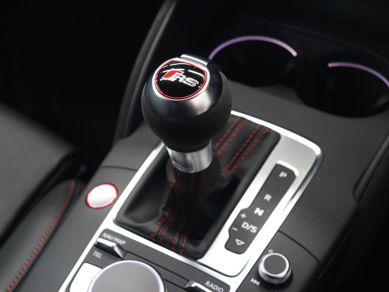 アウディ RS3 ﾍﾞｰｽｸﾞﾚｰﾄﾞ ｱﾙﾐﾆｳﾑｽﾀｲﾘﾝｸﾞPKG　1ｵｰﾅｰ ADVｷｰ Audiﾏｸﾞﾈﾃｨｯｸﾗｲﾄﾞ 黒革ｼｰﾄ MMIﾅﾋﾞTV Bang&Olufsen Bluetooth Bｶﾒﾗ ﾏﾄﾘｸｽLEDﾗｲﾄ ﾊﾞｰﾁｬﾙｺｸﾋﾟｯﾄ 純正19ｲﾝﾁAW(ﾁﾀﾝﾙｯｸ)　2年保証付