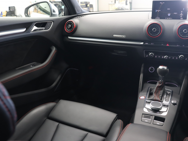 アウディ RS3 ﾍﾞｰｽｸﾞﾚｰﾄﾞ ｱﾙﾐﾆｳﾑｽﾀｲﾘﾝｸﾞPKG　1ｵｰﾅｰ ADVｷｰ Audiﾏｸﾞﾈﾃｨｯｸﾗｲﾄﾞ 黒革ｼｰﾄ MMIﾅﾋﾞTV Bang&Olufsen Bluetooth Bｶﾒﾗ ﾏﾄﾘｸｽLEDﾗｲﾄ ﾊﾞｰﾁｬﾙｺｸﾋﾟｯﾄ 純正19ｲﾝﾁAW(ﾁﾀﾝﾙｯｸ)　2年保証付