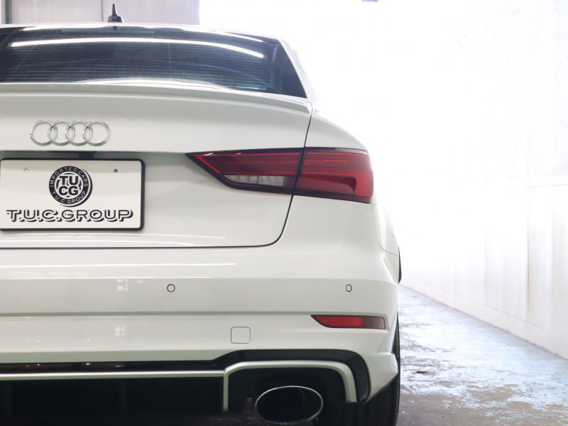 アウディ RS3 ﾍﾞｰｽｸﾞﾚｰﾄﾞ ｱﾙﾐﾆｳﾑｽﾀｲﾘﾝｸﾞPKG　1ｵｰﾅｰ ADVｷｰ Audiﾏｸﾞﾈﾃｨｯｸﾗｲﾄﾞ 黒革ｼｰﾄ MMIﾅﾋﾞTV Bang&Olufsen Bluetooth Bｶﾒﾗ ﾏﾄﾘｸｽLEDﾗｲﾄ ﾊﾞｰﾁｬﾙｺｸﾋﾟｯﾄ 純正19ｲﾝﾁAW(ﾁﾀﾝﾙｯｸ)　2年保証付