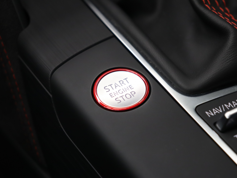 アウディ RS3 ﾍﾞｰｽｸﾞﾚｰﾄﾞ ｱﾙﾐﾆｳﾑｽﾀｲﾘﾝｸﾞPKG　1ｵｰﾅｰ ADVｷｰ Audiﾏｸﾞﾈﾃｨｯｸﾗｲﾄﾞ 黒革ｼｰﾄ MMIﾅﾋﾞTV Bang&Olufsen Bluetooth Bｶﾒﾗ ﾏﾄﾘｸｽLEDﾗｲﾄ ﾊﾞｰﾁｬﾙｺｸﾋﾟｯﾄ 純正19ｲﾝﾁAW(ﾁﾀﾝﾙｯｸ)　2年保証付