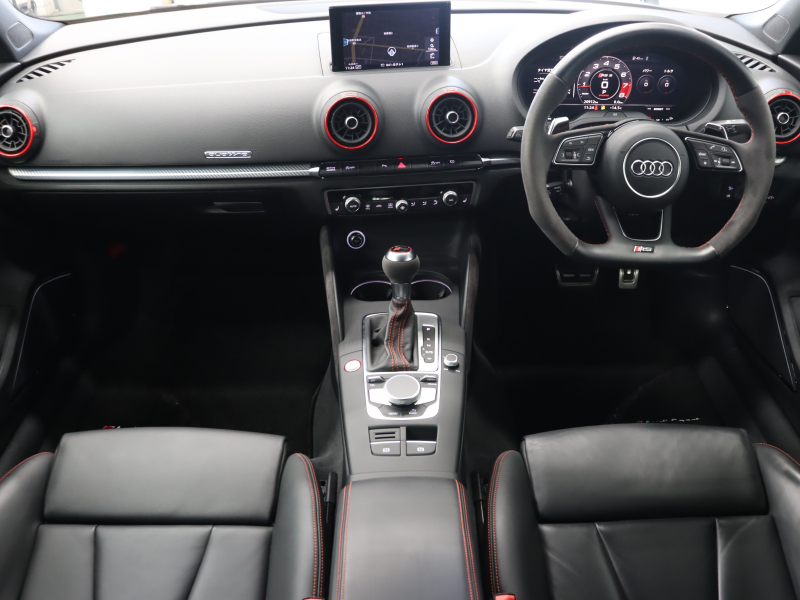 アウディ RS3 ﾍﾞｰｽｸﾞﾚｰﾄﾞ ｱﾙﾐﾆｳﾑｽﾀｲﾘﾝｸﾞPKG　1ｵｰﾅｰ ADVｷｰ Audiﾏｸﾞﾈﾃｨｯｸﾗｲﾄﾞ 黒革ｼｰﾄ MMIﾅﾋﾞTV Bang&Olufsen Bluetooth Bｶﾒﾗ ﾏﾄﾘｸｽLEDﾗｲﾄ ﾊﾞｰﾁｬﾙｺｸﾋﾟｯﾄ 純正19ｲﾝﾁAW(ﾁﾀﾝﾙｯｸ)　2年保証付