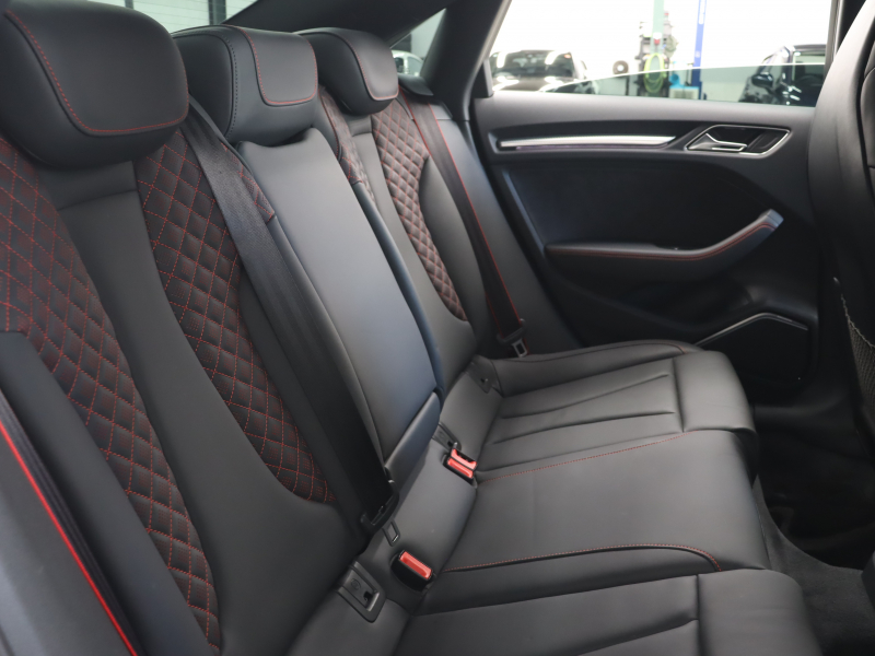 アウディ RS3 ﾍﾞｰｽｸﾞﾚｰﾄﾞ ｱﾙﾐﾆｳﾑｽﾀｲﾘﾝｸﾞPKG　1ｵｰﾅｰ ADVｷｰ Audiﾏｸﾞﾈﾃｨｯｸﾗｲﾄﾞ 黒革ｼｰﾄ MMIﾅﾋﾞTV Bang&Olufsen Bluetooth Bｶﾒﾗ ﾏﾄﾘｸｽLEDﾗｲﾄ ﾊﾞｰﾁｬﾙｺｸﾋﾟｯﾄ 純正19ｲﾝﾁAW(ﾁﾀﾝﾙｯｸ)　2年保証付