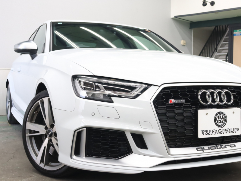 アウディ RS3 ﾍﾞｰｽｸﾞﾚｰﾄﾞ ｱﾙﾐﾆｳﾑｽﾀｲﾘﾝｸﾞPKG　1ｵｰﾅｰ ADVｷｰ Audiﾏｸﾞﾈﾃｨｯｸﾗｲﾄﾞ 黒革ｼｰﾄ MMIﾅﾋﾞTV Bang&Olufsen Bluetooth Bｶﾒﾗ ﾏﾄﾘｸｽLEDﾗｲﾄ ﾊﾞｰﾁｬﾙｺｸﾋﾟｯﾄ 純正19ｲﾝﾁAW(ﾁﾀﾝﾙｯｸ)　2年保証付