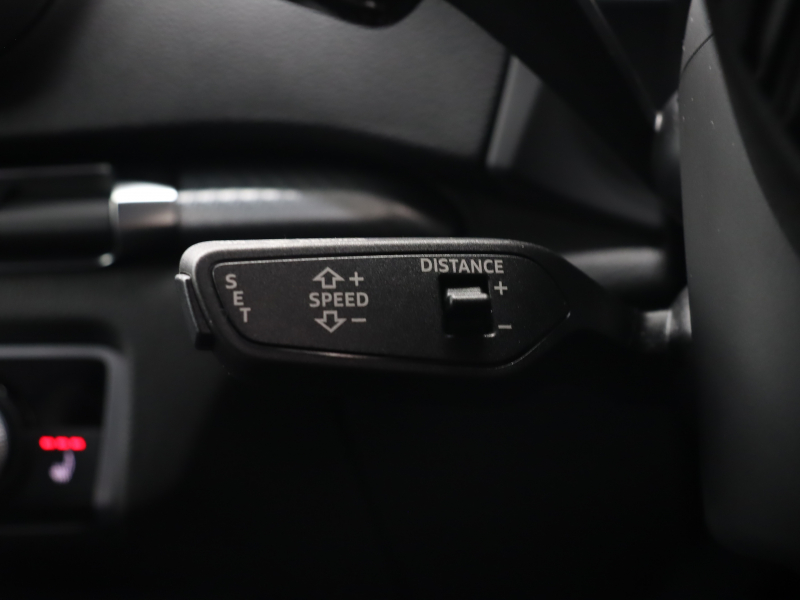 アウディ RS3 ﾍﾞｰｽｸﾞﾚｰﾄﾞ ｱﾙﾐﾆｳﾑｽﾀｲﾘﾝｸﾞPKG　1ｵｰﾅｰ ADVｷｰ Audiﾏｸﾞﾈﾃｨｯｸﾗｲﾄﾞ 黒革ｼｰﾄ MMIﾅﾋﾞTV Bang&Olufsen Bluetooth Bｶﾒﾗ ﾏﾄﾘｸｽLEDﾗｲﾄ ﾊﾞｰﾁｬﾙｺｸﾋﾟｯﾄ 純正19ｲﾝﾁAW(ﾁﾀﾝﾙｯｸ)　2年保証付