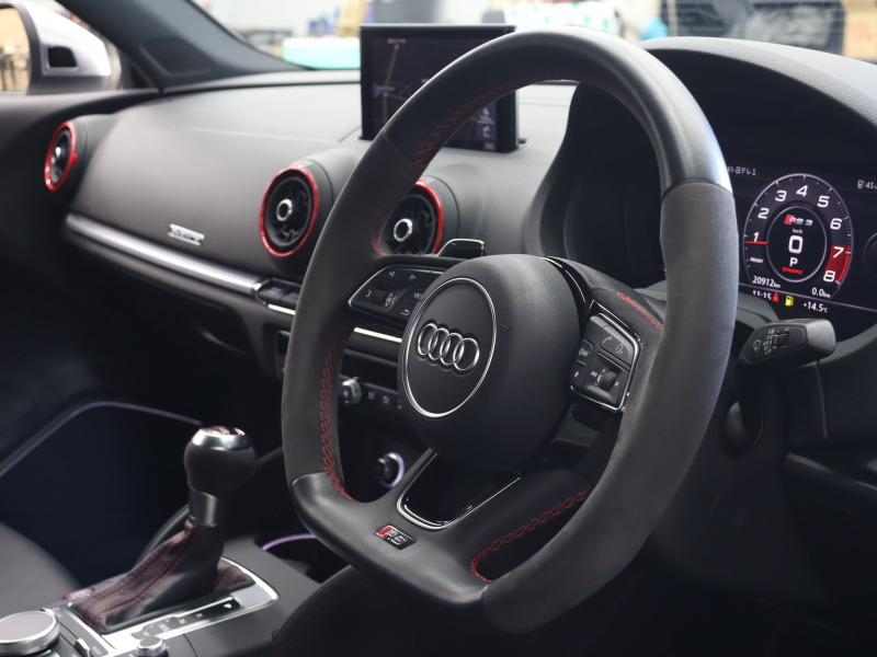 アウディ RS3 ﾍﾞｰｽｸﾞﾚｰﾄﾞ ｱﾙﾐﾆｳﾑｽﾀｲﾘﾝｸﾞPKG　1ｵｰﾅｰ ADVｷｰ Audiﾏｸﾞﾈﾃｨｯｸﾗｲﾄﾞ 黒革ｼｰﾄ MMIﾅﾋﾞTV Bang&Olufsen Bluetooth Bｶﾒﾗ ﾏﾄﾘｸｽLEDﾗｲﾄ ﾊﾞｰﾁｬﾙｺｸﾋﾟｯﾄ 純正19ｲﾝﾁAW(ﾁﾀﾝﾙｯｸ)　2年保証付