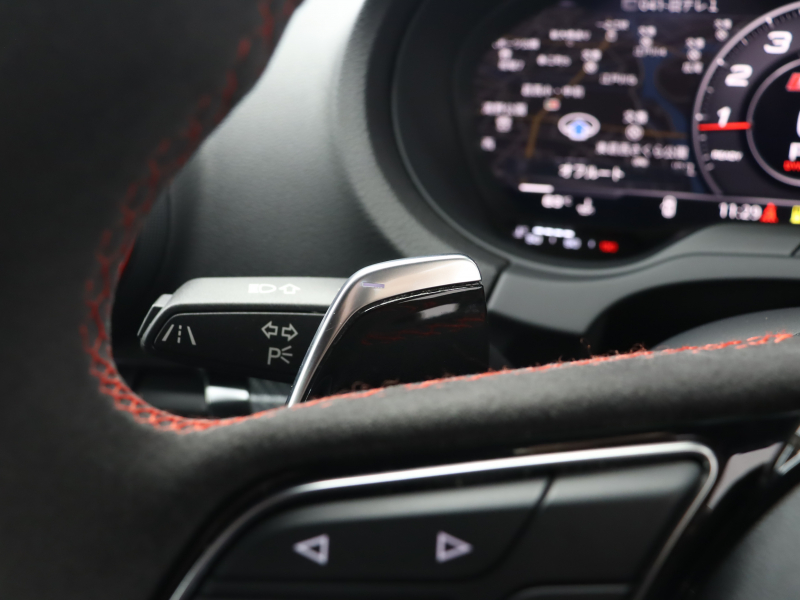 アウディ RS3 ﾍﾞｰｽｸﾞﾚｰﾄﾞ ｱﾙﾐﾆｳﾑｽﾀｲﾘﾝｸﾞPKG　1ｵｰﾅｰ ADVｷｰ Audiﾏｸﾞﾈﾃｨｯｸﾗｲﾄﾞ 黒革ｼｰﾄ MMIﾅﾋﾞTV Bang&Olufsen Bluetooth Bｶﾒﾗ ﾏﾄﾘｸｽLEDﾗｲﾄ ﾊﾞｰﾁｬﾙｺｸﾋﾟｯﾄ 純正19ｲﾝﾁAW(ﾁﾀﾝﾙｯｸ)　2年保証付