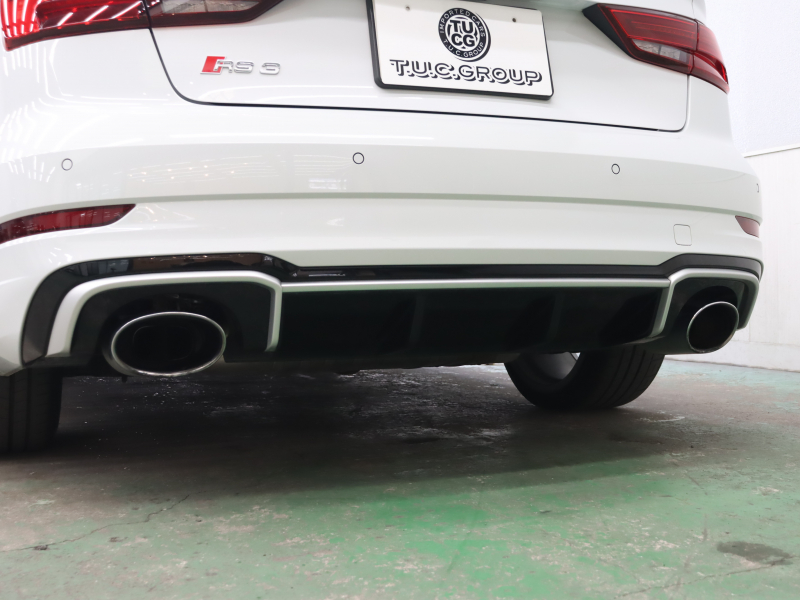 アウディ RS3 ﾍﾞｰｽｸﾞﾚｰﾄﾞ ｱﾙﾐﾆｳﾑｽﾀｲﾘﾝｸﾞPKG　1ｵｰﾅｰ ADVｷｰ Audiﾏｸﾞﾈﾃｨｯｸﾗｲﾄﾞ 黒革ｼｰﾄ MMIﾅﾋﾞTV Bang&Olufsen Bluetooth Bｶﾒﾗ ﾏﾄﾘｸｽLEDﾗｲﾄ ﾊﾞｰﾁｬﾙｺｸﾋﾟｯﾄ 純正19ｲﾝﾁAW(ﾁﾀﾝﾙｯｸ)　2年保証付