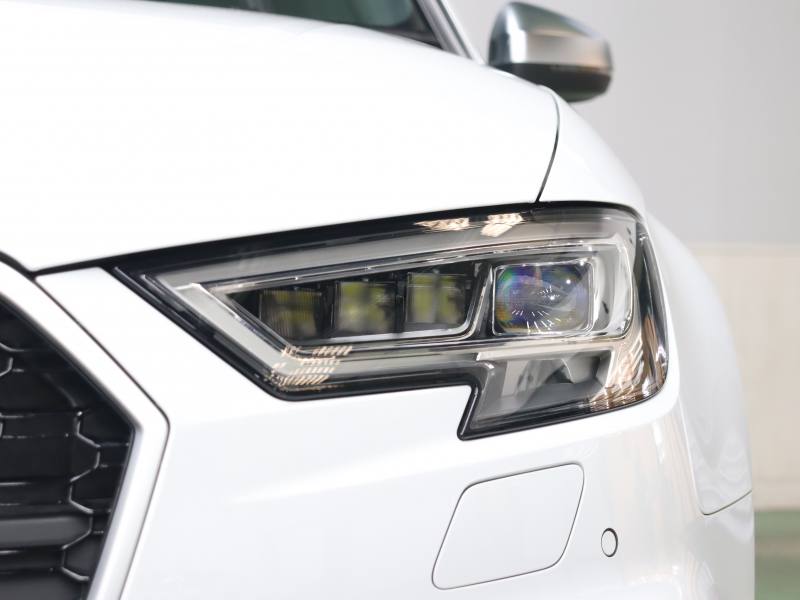 アウディ RS3 ﾍﾞｰｽｸﾞﾚｰﾄﾞ ｱﾙﾐﾆｳﾑｽﾀｲﾘﾝｸﾞPKG　1ｵｰﾅｰ ADVｷｰ Audiﾏｸﾞﾈﾃｨｯｸﾗｲﾄﾞ 黒革ｼｰﾄ MMIﾅﾋﾞTV Bang&Olufsen Bluetooth Bｶﾒﾗ ﾏﾄﾘｸｽLEDﾗｲﾄ ﾊﾞｰﾁｬﾙｺｸﾋﾟｯﾄ 純正19ｲﾝﾁAW(ﾁﾀﾝﾙｯｸ)　2年保証付