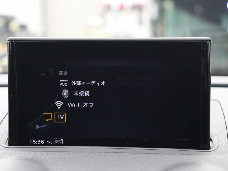 アウディ RS3 ﾍﾞｰｽｸﾞﾚｰﾄﾞ ｱﾙﾐﾆｳﾑｽﾀｲﾘﾝｸﾞPKG　ADVｷｰ Audiﾏｸﾞﾈﾃｨｯｸﾗｲﾄﾞ 黒革ｼｰﾄ MMIﾅﾋﾞTV Bang&Olufsen Bluetooth Bｶﾒﾗ ﾏﾄﾘｸｽLEDﾗｲﾄ ﾊﾞｰﾁｬﾙｺｸﾋﾟｯﾄ 純正19ｲﾝﾁAW(ﾁﾀﾝﾙｯｸ)　2年保証付