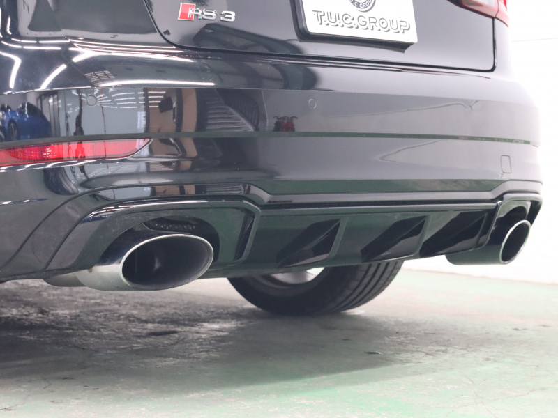 アウディ RS3 ﾍﾞｰｽｸﾞﾚｰﾄﾞ ｱﾙﾐﾆｳﾑｽﾀｲﾘﾝｸﾞPKG　ADVｷｰ Audiﾏｸﾞﾈﾃｨｯｸﾗｲﾄﾞ 黒革ｼｰﾄ MMIﾅﾋﾞTV Bang&Olufsen Bluetooth Bｶﾒﾗ ﾏﾄﾘｸｽLEDﾗｲﾄ ﾊﾞｰﾁｬﾙｺｸﾋﾟｯﾄ 純正19ｲﾝﾁAW(ﾁﾀﾝﾙｯｸ)　2年保証付