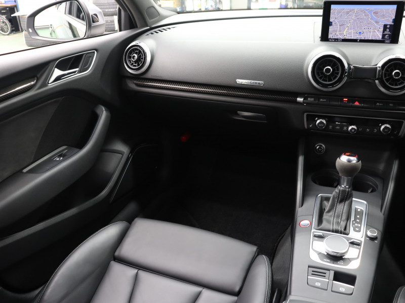 アウディ RS3 ﾍﾞｰｽｸﾞﾚｰﾄﾞ ｱﾙﾐﾆｳﾑｽﾀｲﾘﾝｸﾞPKG　ADVｷｰ Audiﾏｸﾞﾈﾃｨｯｸﾗｲﾄﾞ 黒革ｼｰﾄ MMIﾅﾋﾞTV Bang&Olufsen Bluetooth Bｶﾒﾗ ﾏﾄﾘｸｽLEDﾗｲﾄ ﾊﾞｰﾁｬﾙｺｸﾋﾟｯﾄ 純正19ｲﾝﾁAW(ﾁﾀﾝﾙｯｸ)　2年保証付