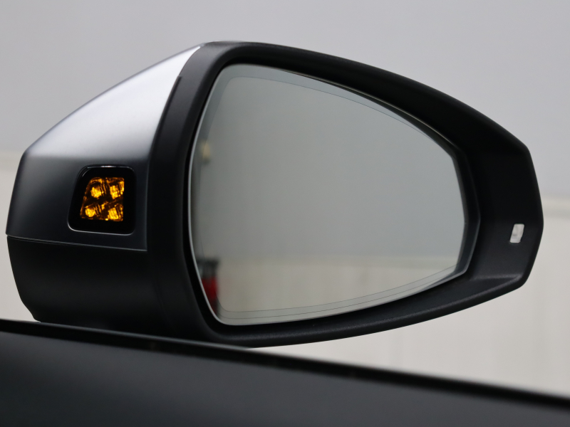 アウディ RS3 ﾍﾞｰｽｸﾞﾚｰﾄﾞ ｱﾙﾐﾆｳﾑｽﾀｲﾘﾝｸﾞPKG　ADVｷｰ Audiﾏｸﾞﾈﾃｨｯｸﾗｲﾄﾞ 黒革ｼｰﾄ MMIﾅﾋﾞTV Bang&Olufsen Bluetooth Bｶﾒﾗ ﾏﾄﾘｸｽLEDﾗｲﾄ ﾊﾞｰﾁｬﾙｺｸﾋﾟｯﾄ 純正19ｲﾝﾁAW(ﾁﾀﾝﾙｯｸ)　2年保証付