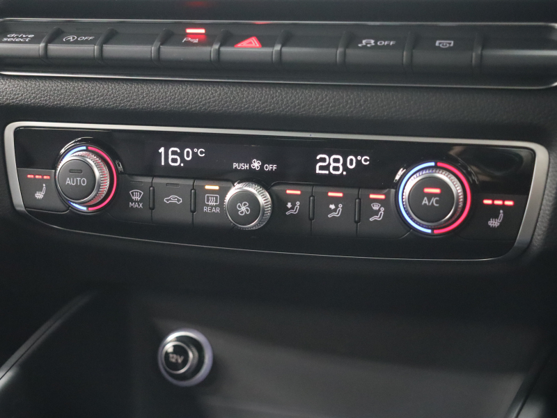 アウディ RS3 ﾍﾞｰｽｸﾞﾚｰﾄﾞ ｱﾙﾐﾆｳﾑｽﾀｲﾘﾝｸﾞPKG　ADVｷｰ Audiﾏｸﾞﾈﾃｨｯｸﾗｲﾄﾞ 黒革ｼｰﾄ MMIﾅﾋﾞTV Bang&Olufsen Bluetooth Bｶﾒﾗ ﾏﾄﾘｸｽLEDﾗｲﾄ ﾊﾞｰﾁｬﾙｺｸﾋﾟｯﾄ 純正19ｲﾝﾁAW(ﾁﾀﾝﾙｯｸ)　2年保証付