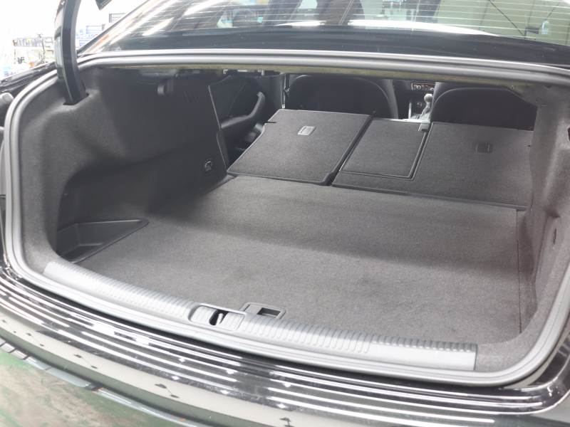 アウディ RS3 ﾍﾞｰｽｸﾞﾚｰﾄﾞ ｱﾙﾐﾆｳﾑｽﾀｲﾘﾝｸﾞPKG　ADVｷｰ Audiﾏｸﾞﾈﾃｨｯｸﾗｲﾄﾞ 黒革ｼｰﾄ MMIﾅﾋﾞTV Bang&Olufsen Bluetooth Bｶﾒﾗ ﾏﾄﾘｸｽLEDﾗｲﾄ ﾊﾞｰﾁｬﾙｺｸﾋﾟｯﾄ 純正19ｲﾝﾁAW(ﾁﾀﾝﾙｯｸ)　2年保証付