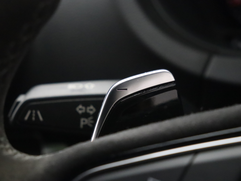 アウディ RS3 ﾍﾞｰｽｸﾞﾚｰﾄﾞ ｱﾙﾐﾆｳﾑｽﾀｲﾘﾝｸﾞPKG　ADVｷｰ Audiﾏｸﾞﾈﾃｨｯｸﾗｲﾄﾞ 黒革ｼｰﾄ MMIﾅﾋﾞTV Bang&Olufsen Bluetooth Bｶﾒﾗ ﾏﾄﾘｸｽLEDﾗｲﾄ ﾊﾞｰﾁｬﾙｺｸﾋﾟｯﾄ 純正19ｲﾝﾁAW(ﾁﾀﾝﾙｯｸ)　2年保証付