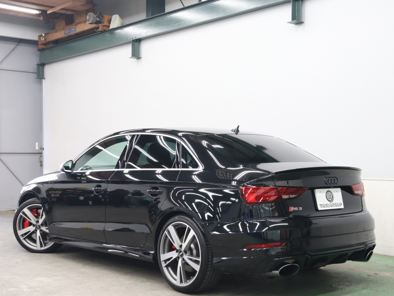 アウディ RS3 ﾍﾞｰｽｸﾞﾚｰﾄﾞ ｱﾙﾐﾆｳﾑｽﾀｲﾘﾝｸﾞPKG　ADVｷｰ Audiﾏｸﾞﾈﾃｨｯｸﾗｲﾄﾞ 黒革ｼｰﾄ MMIﾅﾋﾞTV Bang&Olufsen Bluetooth Bｶﾒﾗ ﾏﾄﾘｸｽLEDﾗｲﾄ ﾊﾞｰﾁｬﾙｺｸﾋﾟｯﾄ 純正19ｲﾝﾁAW(ﾁﾀﾝﾙｯｸ)　2年保証付