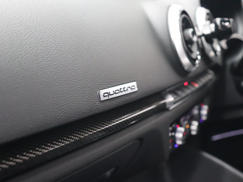 アウディ RS3 ﾍﾞｰｽｸﾞﾚｰﾄﾞ ｱﾙﾐﾆｳﾑｽﾀｲﾘﾝｸﾞPKG　ADVｷｰ Audiﾏｸﾞﾈﾃｨｯｸﾗｲﾄﾞ 黒革ｼｰﾄ MMIﾅﾋﾞTV Bang&Olufsen Bluetooth Bｶﾒﾗ ﾏﾄﾘｸｽLEDﾗｲﾄ ﾊﾞｰﾁｬﾙｺｸﾋﾟｯﾄ 純正19ｲﾝﾁAW(ﾁﾀﾝﾙｯｸ)　2年保証付