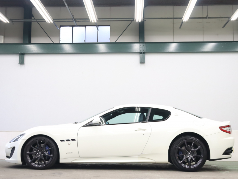 マセラティ グランツーリズモ ｽﾎﾟｰﾂ MCｵｰﾄｼﾌﾄ　紺革 ﾍｯﾄﾞﾗｲﾆﾝｸﾞｱﾙｶﾝﾀﾗ 純正SDﾅﾋﾞ Bｶﾒﾗ PTS ｸﾙｺﾝ ETC ﾄﾗｲﾃﾞﾝﾄｽﾃｯﾁ ｸﾞﾚｰｼｰﾄﾍﾞﾙﾄ ﾋﾞｱﾝｺｼｰﾄｽﾃｯﾁ 純正20ｲﾝﾁAW(MCﾏｯﾄｸﾞﾗﾌｧｲﾄ)　2年保証