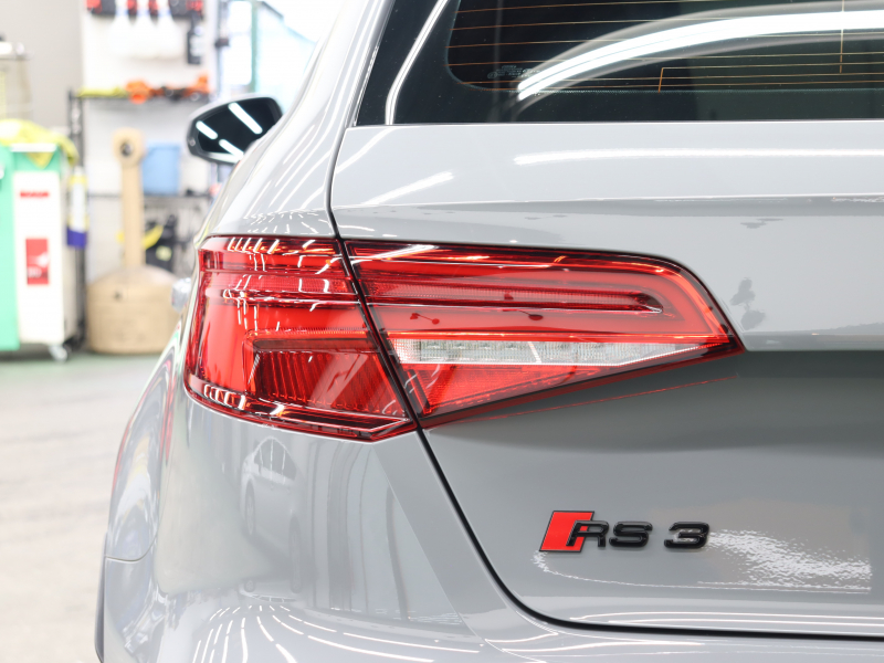 アウディ RS3 ｽﾎﾟｰﾂﾊﾞｯｸ RSﾃﾞｻﾞｲﾝPKG ｱﾙﾐﾆｳﾑｽﾀｲﾘﾝｸﾞP　ADVｷｰ Audiﾏｸﾞﾈﾃｨｯｸﾗｲﾄﾞ 黒革ｼｰﾄ MMIﾅﾋﾞTV Bang&Olufsen Bluetooth Bｶﾒﾗ ﾏﾄﾘｸｽLEDﾗｲﾄ ﾊﾞｰﾁｬﾙｺｸﾋﾟｯﾄ 19AW　2年保証付