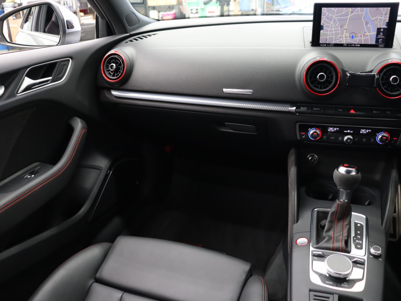 アウディ RS3 ｽﾎﾟｰﾂﾊﾞｯｸ RSﾃﾞｻﾞｲﾝPKG ｱﾙﾐﾆｳﾑｽﾀｲﾘﾝｸﾞP　ADVｷｰ Audiﾏｸﾞﾈﾃｨｯｸﾗｲﾄﾞ 黒革ｼｰﾄ MMIﾅﾋﾞTV Bang&Olufsen Bluetooth Bｶﾒﾗ ﾏﾄﾘｸｽLEDﾗｲﾄ ﾊﾞｰﾁｬﾙｺｸﾋﾟｯﾄ 19AW　2年保証付