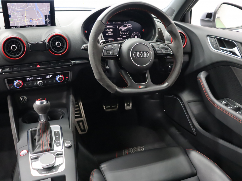 アウディ RS3 ｽﾎﾟｰﾂﾊﾞｯｸ RSﾃﾞｻﾞｲﾝPKG ｱﾙﾐﾆｳﾑｽﾀｲﾘﾝｸﾞP　ADVｷｰ Audiﾏｸﾞﾈﾃｨｯｸﾗｲﾄﾞ 黒革ｼｰﾄ MMIﾅﾋﾞTV Bang&Olufsen Bluetooth Bｶﾒﾗ ﾏﾄﾘｸｽLEDﾗｲﾄ ﾊﾞｰﾁｬﾙｺｸﾋﾟｯﾄ 19AW　2年保証付
