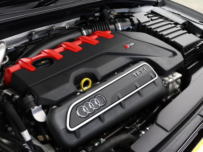 アウディ RS3 ｽﾎﾟｰﾂﾊﾞｯｸ RSﾃﾞｻﾞｲﾝPKG ｱﾙﾐﾆｳﾑｽﾀｲﾘﾝｸﾞP　ADVｷｰ Audiﾏｸﾞﾈﾃｨｯｸﾗｲﾄﾞ 黒革ｼｰﾄ MMIﾅﾋﾞTV Bang&Olufsen Bluetooth Bｶﾒﾗ ﾏﾄﾘｸｽLEDﾗｲﾄ ﾊﾞｰﾁｬﾙｺｸﾋﾟｯﾄ 19AW　2年保証付