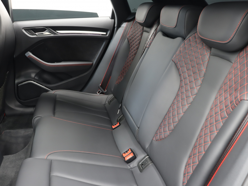 アウディ RS3 ｽﾎﾟｰﾂﾊﾞｯｸ RSﾃﾞｻﾞｲﾝPKG ｱﾙﾐﾆｳﾑｽﾀｲﾘﾝｸﾞP　ADVｷｰ Audiﾏｸﾞﾈﾃｨｯｸﾗｲﾄﾞ 黒革ｼｰﾄ MMIﾅﾋﾞTV Bang&Olufsen Bluetooth Bｶﾒﾗ ﾏﾄﾘｸｽLEDﾗｲﾄ ﾊﾞｰﾁｬﾙｺｸﾋﾟｯﾄ 19AW　2年保証付