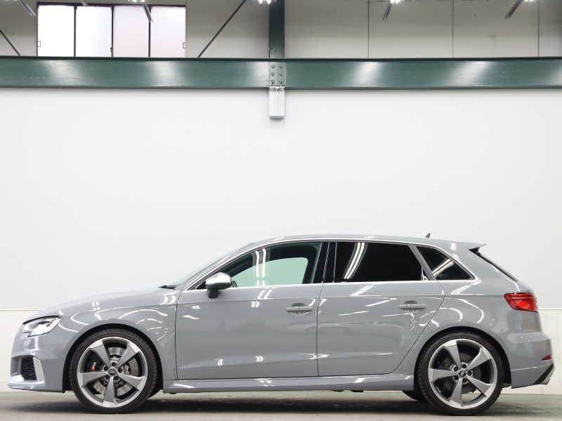 アウディ RS3 ｽﾎﾟｰﾂﾊﾞｯｸ RSﾃﾞｻﾞｲﾝPKG ｱﾙﾐﾆｳﾑｽﾀｲﾘﾝｸﾞP　ADVｷｰ Audiﾏｸﾞﾈﾃｨｯｸﾗｲﾄﾞ 黒革ｼｰﾄ MMIﾅﾋﾞTV Bang&Olufsen Bluetooth Bｶﾒﾗ ﾏﾄﾘｸｽLEDﾗｲﾄ ﾊﾞｰﾁｬﾙｺｸﾋﾟｯﾄ 19AW　2年保証付