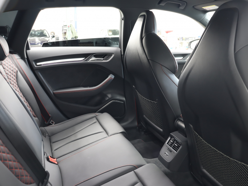 アウディ RS3 ｽﾎﾟｰﾂﾊﾞｯｸ RSﾃﾞｻﾞｲﾝPKG ｱﾙﾐﾆｳﾑｽﾀｲﾘﾝｸﾞP　ADVｷｰ Audiﾏｸﾞﾈﾃｨｯｸﾗｲﾄﾞ 黒革ｼｰﾄ MMIﾅﾋﾞTV Bang&Olufsen Bluetooth Bｶﾒﾗ ﾏﾄﾘｸｽLEDﾗｲﾄ ﾊﾞｰﾁｬﾙｺｸﾋﾟｯﾄ 19AW　2年保証付